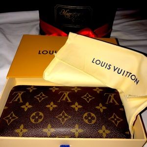 Wallet like the zippy.